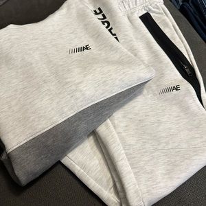 American eagle sweat suite pants and hoodie  like new size XS top XXS pants